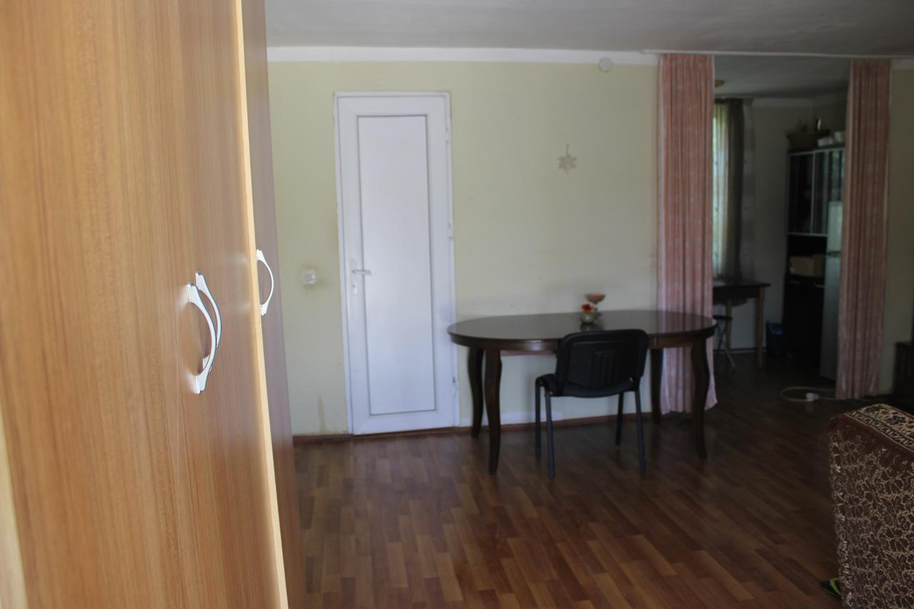 TserovaniNunuka House公寓 外观 照片